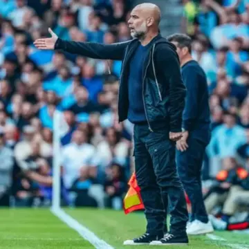 جوارديولا يحسم قراره بشأن الاستمرار مع مانشستر سيتي